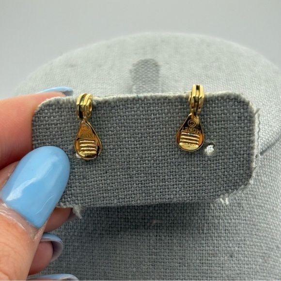 Vintage Monet Round Faux Pearl Gold Tone Swirl Framed Clip On Earrings Dainty - Picture 3 of 6